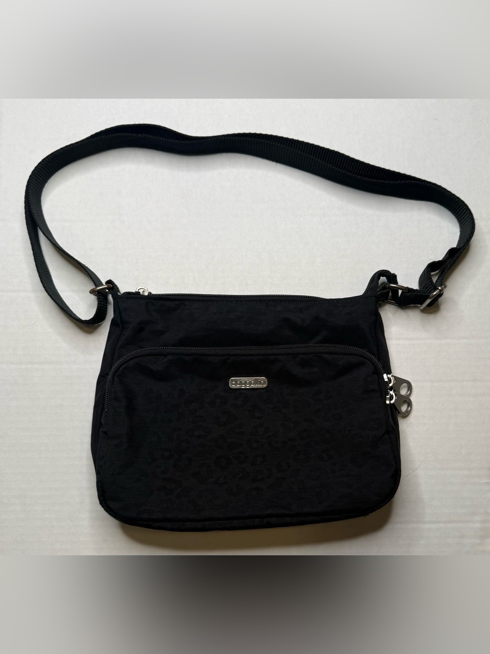 Baggallini Black Nylon Crossbody Bag Travel Purse Organizer Lightweight